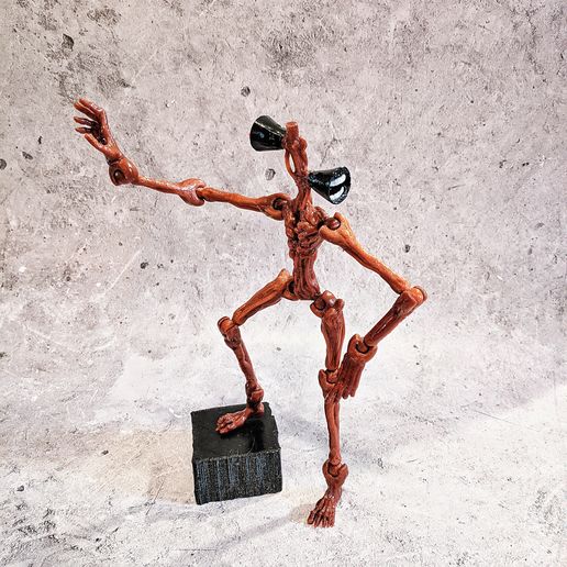 PXL_20220104_133319773-01.jpeg Siren head V2