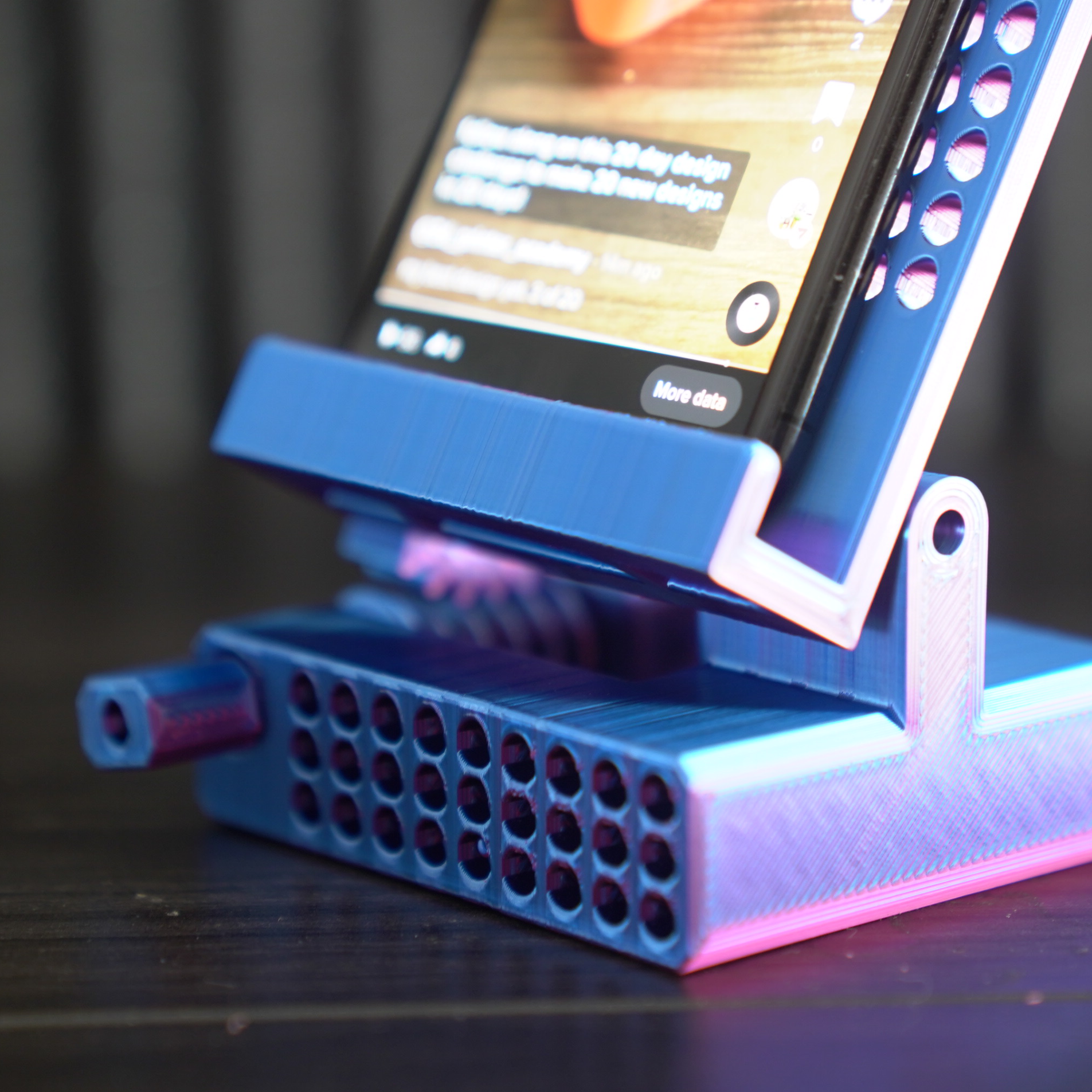 2.png Файл 3D Подставка для телефона Worm Gear (печать на месте)・3D-печатная модель для загрузки, 3dprinteracademy