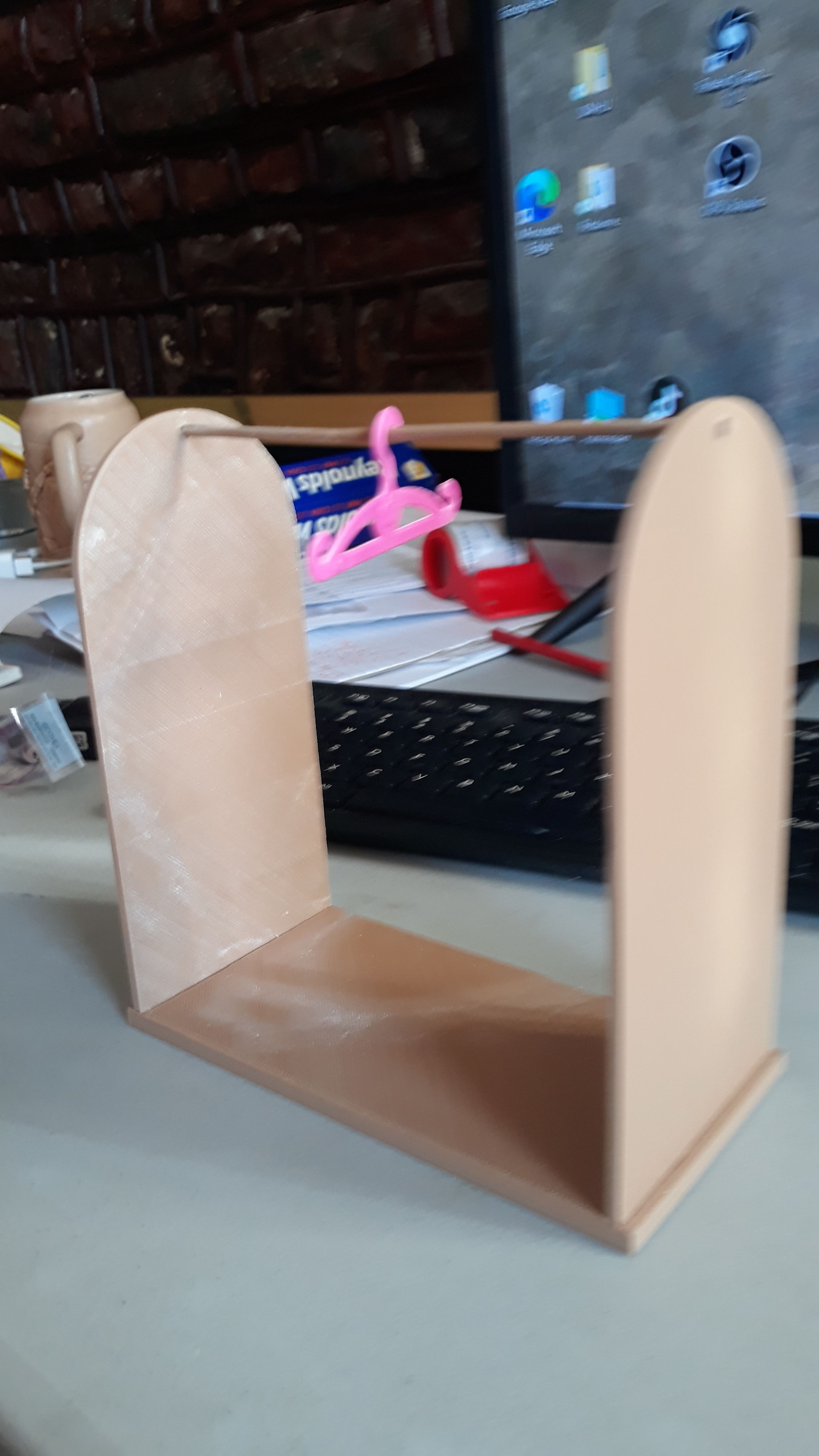3D printer Barbie Garment Rack • made with Ender 3 ・ Cults