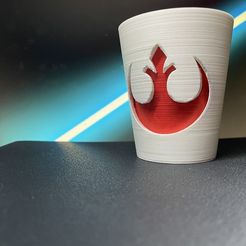 f50b3820-73b2-466d-9257-f93b39abcfa7.jpeg STAR WARS Rebel Dice Cup