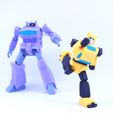 bee8.jpg ARTICULATED G1 TRANSFORMERS BUMBLEBEE - NO SUPPORT