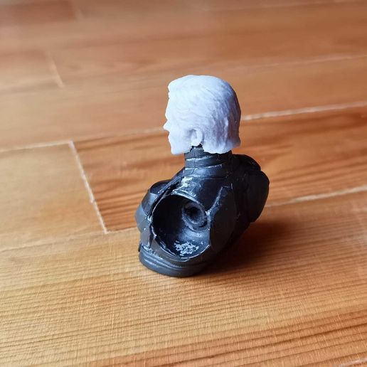WhatsApp-Image-2023-10-10-at-19.27.45-4.jpeg CRISTIAN BALE head  (MCFARLANE scale )