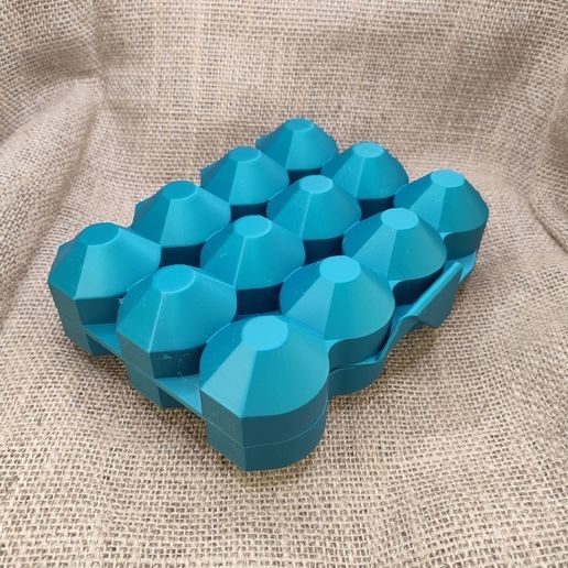 2025-09-04_13h55_00.jpg EGGBOX (x12) v2025 - Print in place - Stackable - Screwless