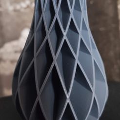 IMG_20210424_164737.jpg Free STL file Pineapple vase・3D printing idea to download