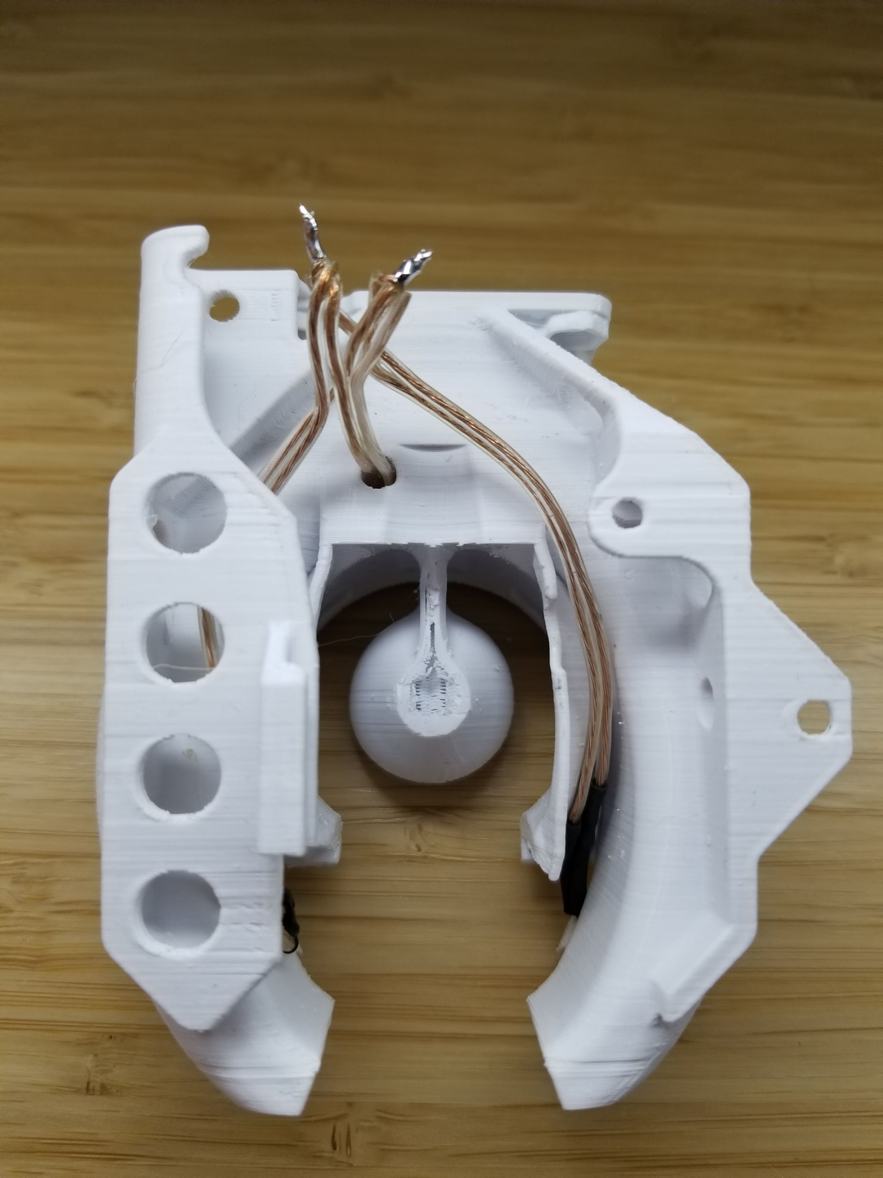20210303_012927.jpg STL file Ender 3, 3 V2, 3 pro, 3 max, dual 40mm axial fan hot end duct / fang. CR-10, Micro Swiss direct drive and bowden compatible. No support needed for printing・3D print design to download, BrissMoto