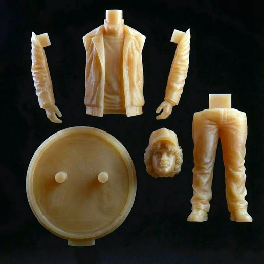 dustin-resina-3.png Stranger Things