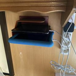 12eb7991-a2ee-489d-b1f2-fa0f905509ff.jpg Archivo 3D gratis Tablet Handy Soporte de pared・Objeto para impresora 3D para descargar