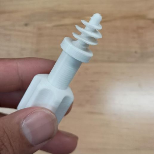 33fe4344-f4c8-46b9-b01e-b5ba446a73da.jpg cardboard screws