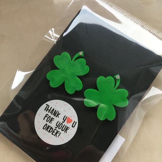 clover earrings-stud earrings 3D model