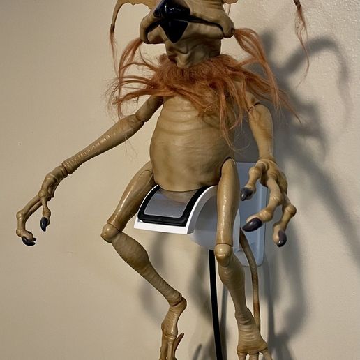 8ecf9f03-1163-4e82-8e8e-9e8f684d3014.jpg Wall display for Disney Kowakian Monkey-Lizard