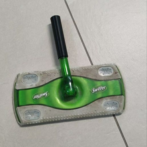 169d1df3-81ad-4ba8-9900-dd0a0b961a49.jpeg Swiffer handle repair