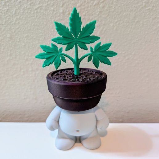 Pothead Desk Buddy (18+) - No AMS Required