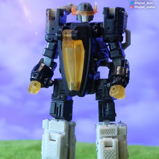 WAYFINDER- Transforming figure- Hightail Creations 3D model