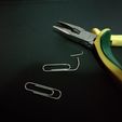 3.jpg Free STL file Articulated Bone fingers halloween cosplay・Template to download and 3D print