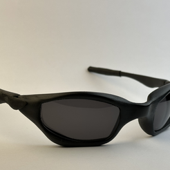 IMG_0850.png Oakley Sunglasses juliet style, RETRO 2000s design, Y2K sunglasses