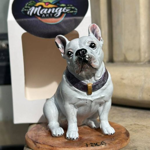 Figura de perrito Bulldog Frances sentado