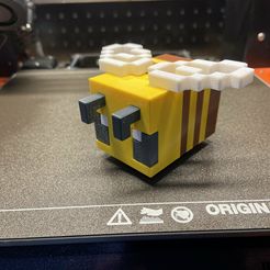 image0.jpg STL file Minecraft Bee・Design to download and 3D print