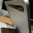 SuppSmartphone2in1-38.jpg PORTABLE simple reversible holder for smartphones, tablets and more.