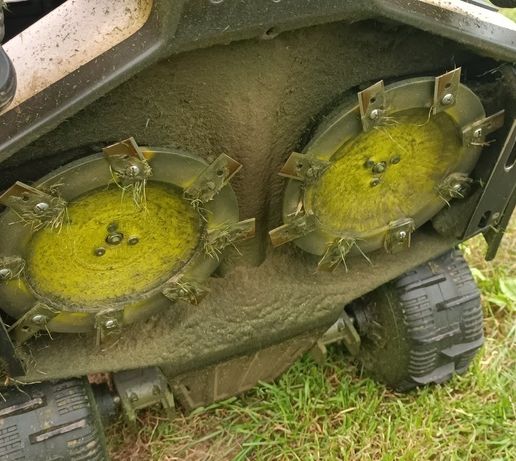 Plateau de coupe à 8 lames pour LUBA 2 Mammotion - 8-blade cutting deck for LUBA 2 Mammotion 3D model