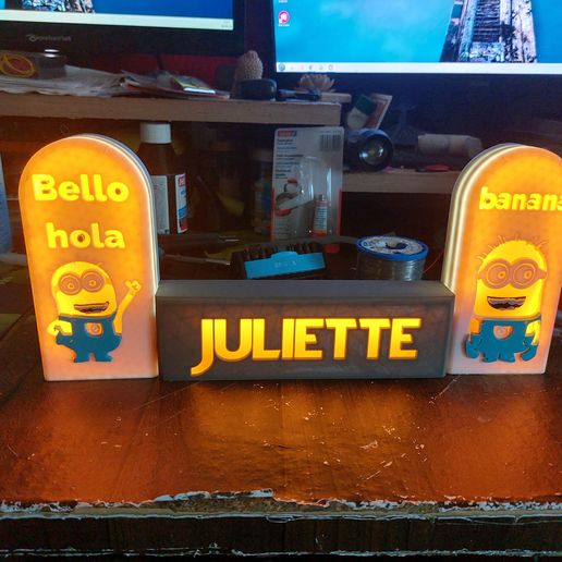 20240809_171323.jpg MINIONS BEDSIDE LAMP