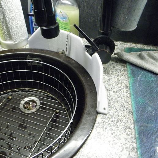 Splash guard round kitchen sink