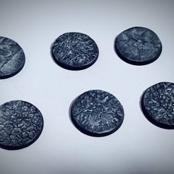 IMG_20210105_202026.jpg Free STL file Terrain bases 25mm for tabletop・Template to download and 3D print