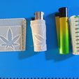 fundas-para-dos-tamaños-grande-y-mediano.jpg 🔥 Lighter Case in Flexible TPU - Cannabis Leaf Model and Customizable