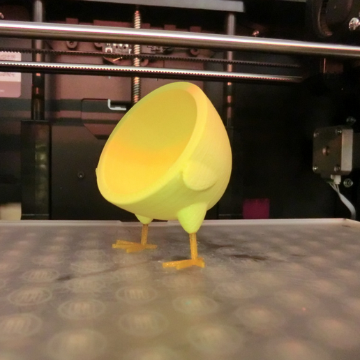 3.png Archivo STL gratuito Standing-Sitting Chick Egg Cup (smooth surface)・Objeto para descargar e imprimir en 3D, CreativeTools
