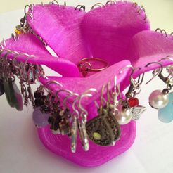 IMG_3043.JPG Free STL file Earrings Holder・3D printable model to download