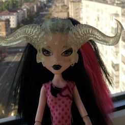 photo_5458866265025267701_y.jpg STL-Datei Krone mit Hörnern für Monster High Puppen・3D-druckbares Modell zum Herunterladen