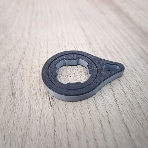 Yet another keychain spinny fidget thingy, print in place | 3D Printable STL