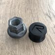 IMG_2235.JPG Volvo Wheelnut Cap with R-design logo