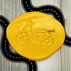 moto 3B.jpg SCOOTER MOTO RÉTRO - JEU DE COUPE-BISCUITS MOTO. COURT MASS FONDANT ET ARGILE DE VÉHICULE - 9cm