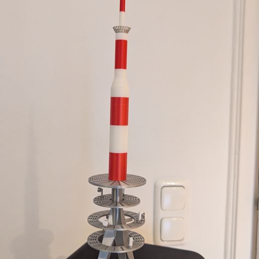 PXL_20250820_135617180.jpg Torre de transmissão de Brocken - bitola H0 (próximo da escala)