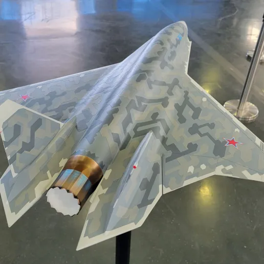 b05304d5-940f-47c7-a2b1-f92c10faea28.webp Sukhoi Su-75 Checkmate Unmanned Drone