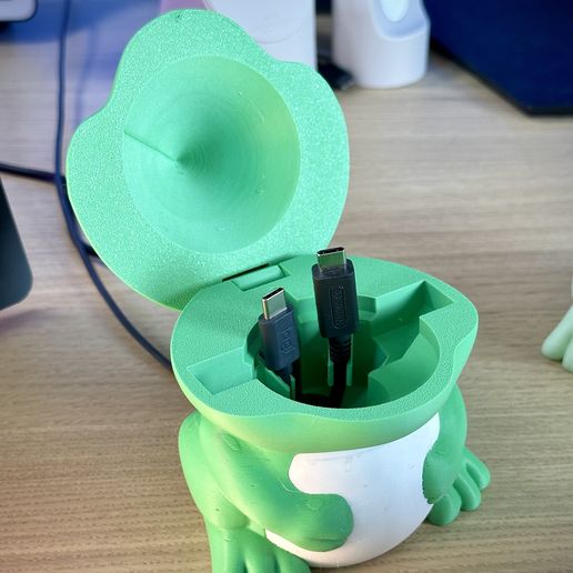 IMG_3091.jpeg Милая лягушка - подставка для кабелей, телефонов и магсейфов