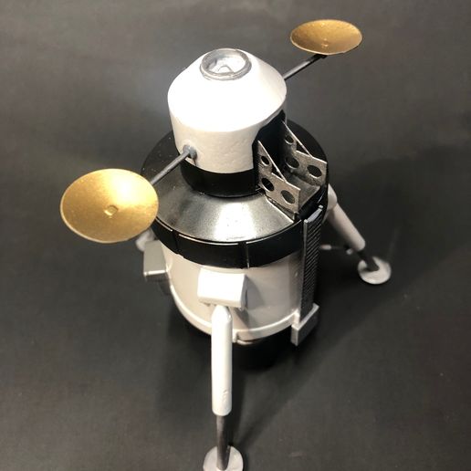 IMG_1969.jpg 1/144 Scale Lunar Lander