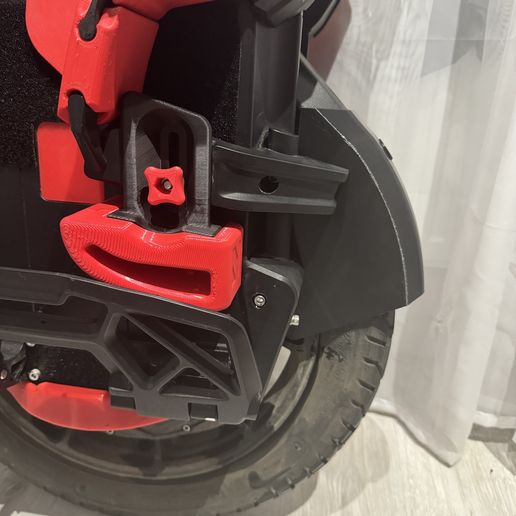 tempImagek3CPHh.jpg LEAPERKIM VETERAN LYNX FORWARD FENDER