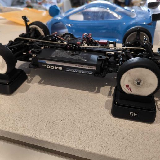 WhatsApp-Image-2024-08-18-at-22.06.13-1.jpeg Wheel centering bracket 64mm on skyrc scales