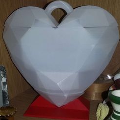 printed_support.jpg Stable support for heart shaped gem