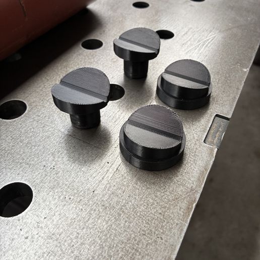 V block tube clamps for welding tables