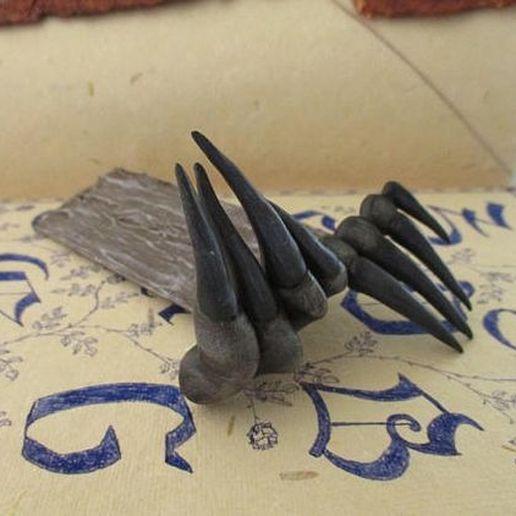 Book divider - Manos ward 3D model