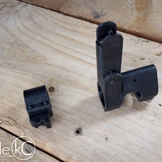 IUR-Flip-up-Front-sight-gas-block-and-bayonet-lug-2.jpg C8 IUR flip-up front sight and bayonet lug