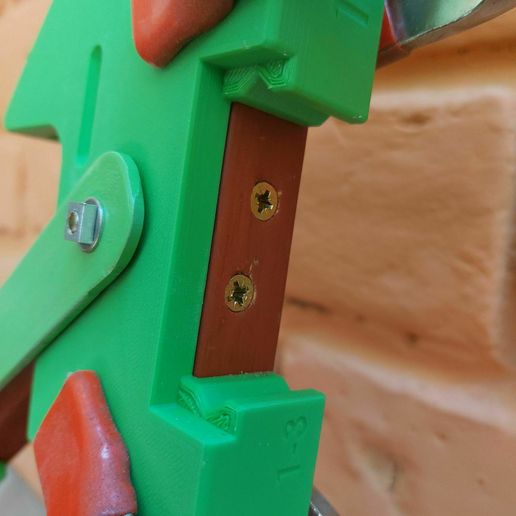 20231210_121447.jpg GUIDE FOR 40 X 20 mm WOODEN IN ANY ANGLE (GUIDE FOR 40 X 20 mm WOODEN IN ANY ANGLE)