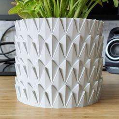 IMGMax_20230313_003705.jpg Fichier STL Couronne d'ananas - Pot et jardinière pour vos plantes d'intérieur - Vasemode print・Design à télécharger et à imprimer en 3D