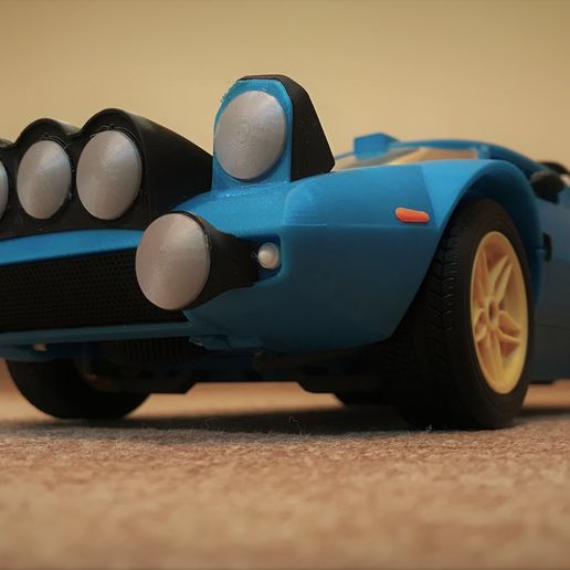 013.JPG Lancia Stratos - Modèle réduit à l'échelle 1:10
