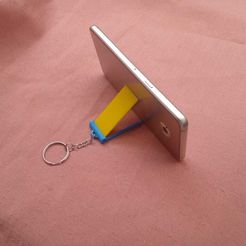 WhatsApp-Image-2022-11-18-at-13.31.31.jpeg STL file Cell phone holder keychain・3D print model to download, Diecob