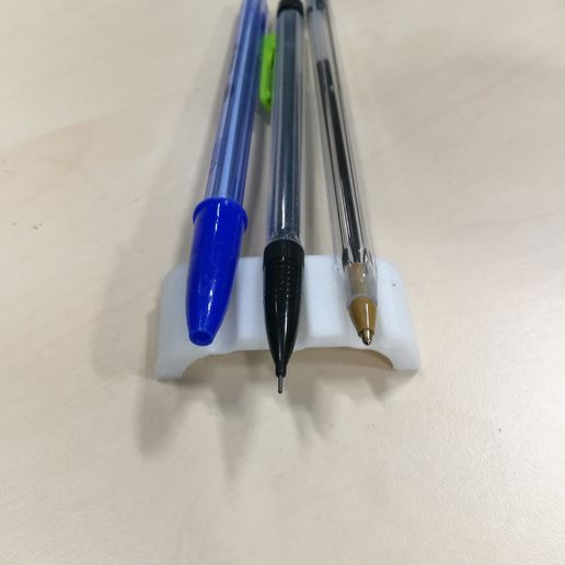 IMG_20180308_104222.jpg Covered stand or 2-in-1 pen