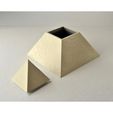 02.jpg Pyramid Box