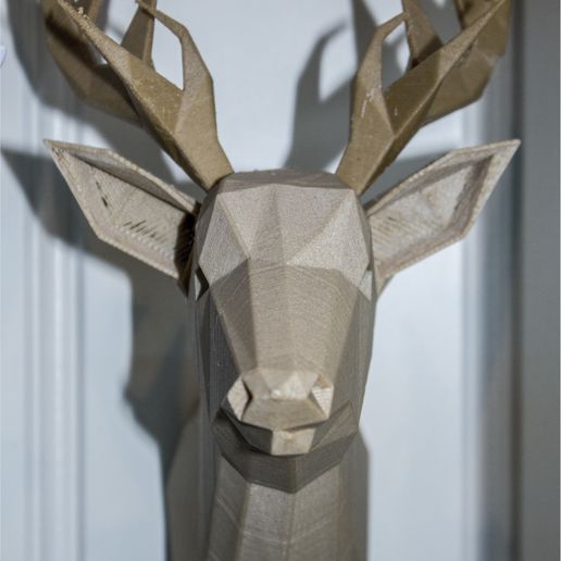 IMG_4995.JPG Cerf Lowpoly